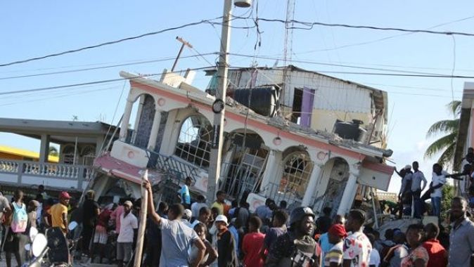 Haiti’de 7,2’lik depremin  bilançosu ağırlaşıyor!