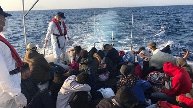 İzmir’de 122 düzensiz göçmen yakalandı