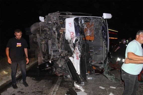 Manisa’da 4 kişinin hayatını kaybettiği kaza kamerada