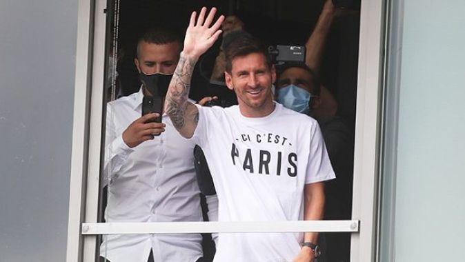 Messi, Fransız taraftarları bu tişört ile selamladı