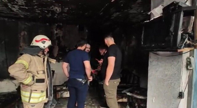 Sultangazi’de oto kiralama dükkanında yangın çıktı