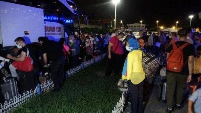 Trabzon Havalimanı pisti uçuşlara kapatıldı, yoğunluk oluştu