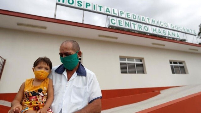 Küba&#039;da aşı yaşı 2 üstü oldu