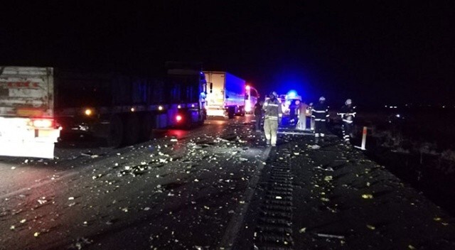 Lastiği patlayan kamyonet takla attı: 2 kişi hayatını kaybetti