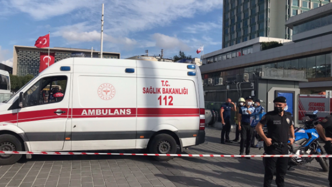 Taksim Metro istasyonunda bir kişi raylara atlayarak intihar etti!