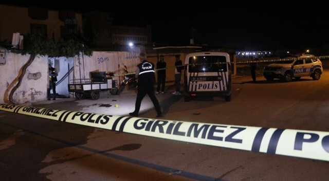 Adana&#039;da kavga: 1 kişi yüzünden tüfekle vuruldu