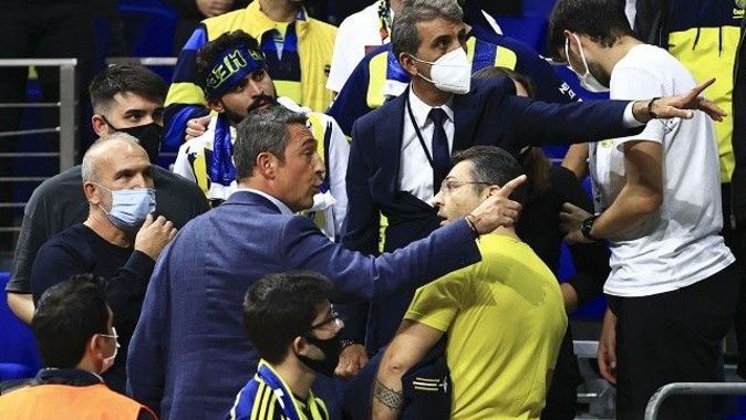 Barcelona mağlubiyeti sonrası Ali Koç ile taraftar arasında gerginlik
