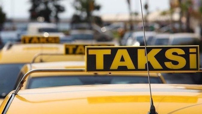 Başakşehir’de taksi denetimi: Yolcu seçen taksiciler trafikten men edildi