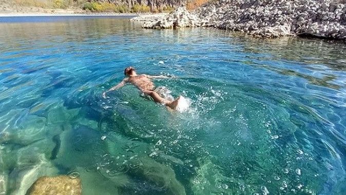 Burası Antalya değil Bitlis! Nemrut Krater Gölü’ne turistler akın ediyor