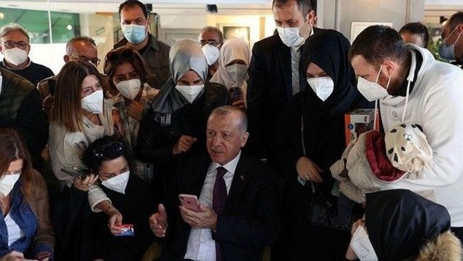 Cumhurbaşkanı Erdoğan Üsküdar&#039;da vatandaşlarla buluştu: Gençlerden yoğun ilgi
