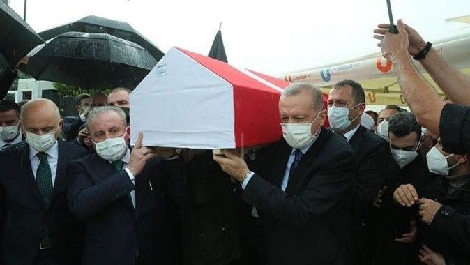 Erdoğan&#039;ın &#039;dava ve yol arkadaşı&#039;ydı: İsmet Uçma son yolculuğuna uğurlandı