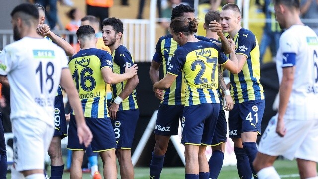 Fenerbahçe liderliği kaptırmadı