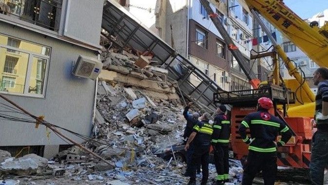 Gürcistan&#039;da bina çöktü: 7 ölü