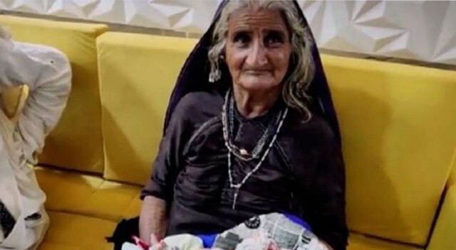 Hintli kadın ilk çocuğunu 70 yaşında kucağına aldı
