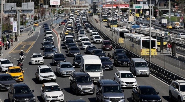 İstanbul&#039;da trafik yoğunluğu arttı