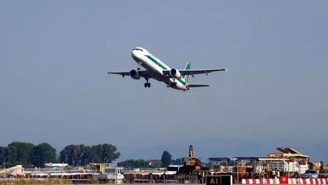İtalya&#039;nın 75 yıllık havayolu firması son uçuşunu yaptı