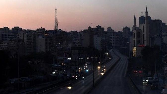 Lübnan&#039;da elektirikler tamamen kesildi