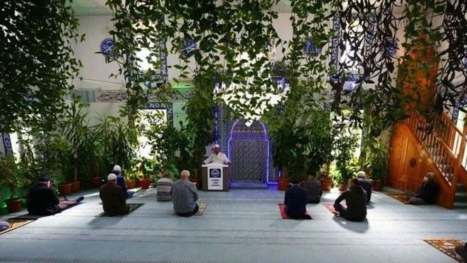 Nevşehirli imam camiyi botanik bahçesine çevirdi