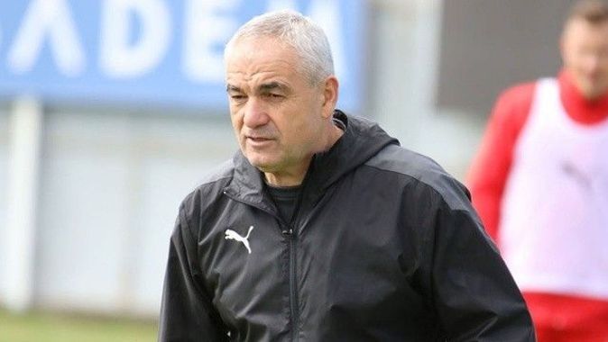 Sivasspor Teknik Direktörü Çalımbay&#039;dan hakemlere tepki
