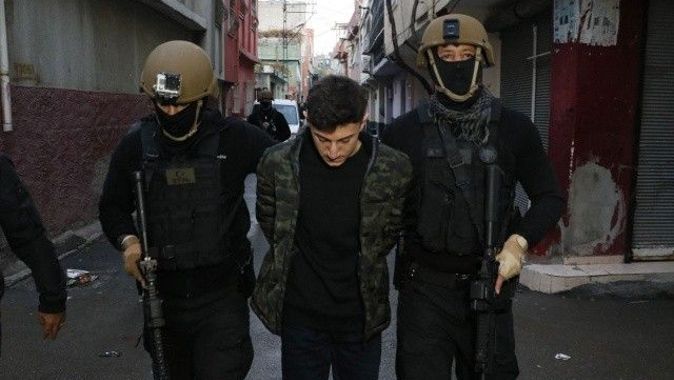 Adana&#039;da PKK&#039;ya şafak operasyonu: 17 gözaltı