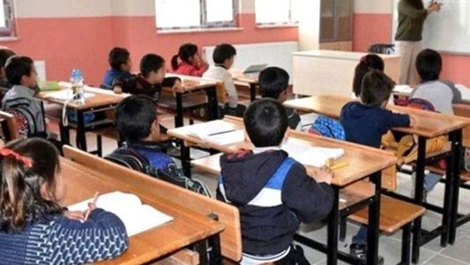Bakan Özer açıkladı: Okullar kapanacak mı?