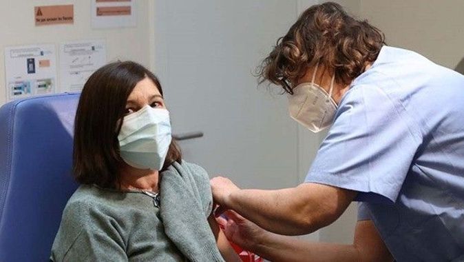 Belçika&#039;da aşı yaptırmayan sağlık personelinin işine son verilecek