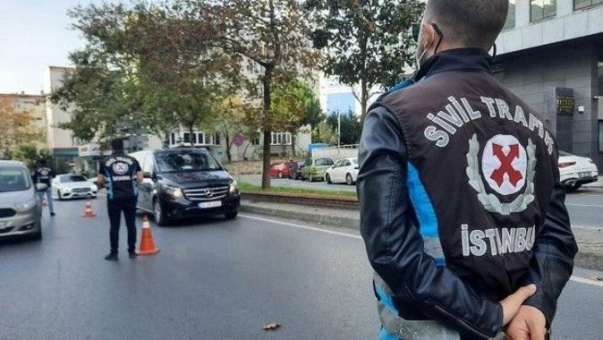 Beşiktaş&#039;ta yayalara yol vermeyen sürücülere ceza yağdı