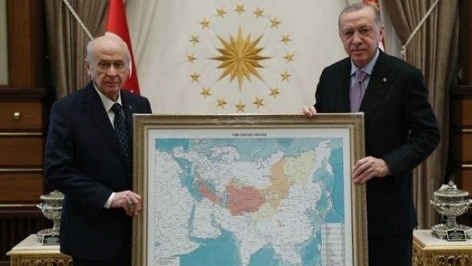 Erdoğan ve Bahçeli&#039;nin &quot;Türk Dünyası&quot; haritasıyla pozu Yunanistan&#039;ı rahatsız etti