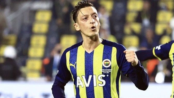 Fenerbahçe&#039;nin yıldızı Mesut Özil&#039;den dikkat çeken paylaşım