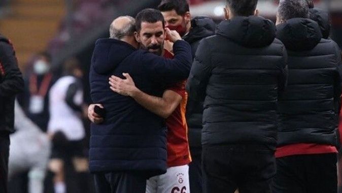 Galatasaray kemer sıkma politikasına geçiyor: Arda Turan gözden çıkarıldı