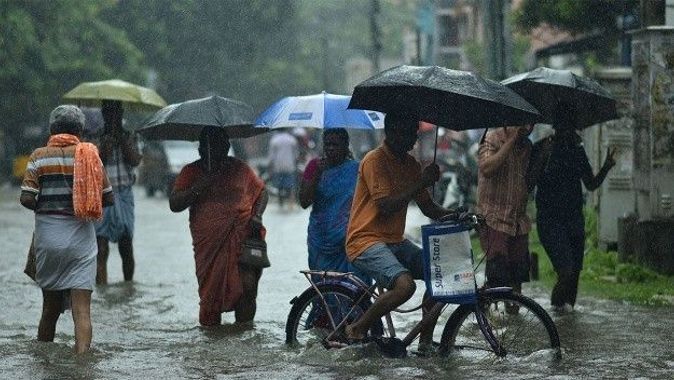 Hindistan’daki sel felaketinde 5 kişi hayatını kaybetti