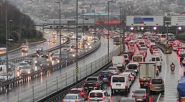 İstanbul’da ‘yağmur trafiği’