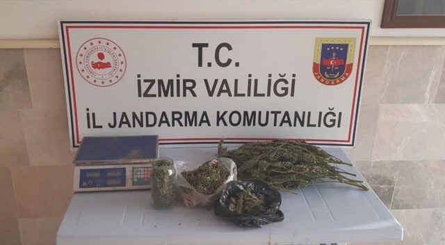 İzmir&#039;de uyuşturucu operasyonunda 2 kişi yakalandı
