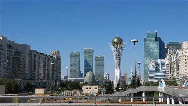 Kazakistan&#039;ın başkenti Nur Sultan&#039;da Kovid-19 aşısı olmayanlar AVM&#039;lere alınmayacak