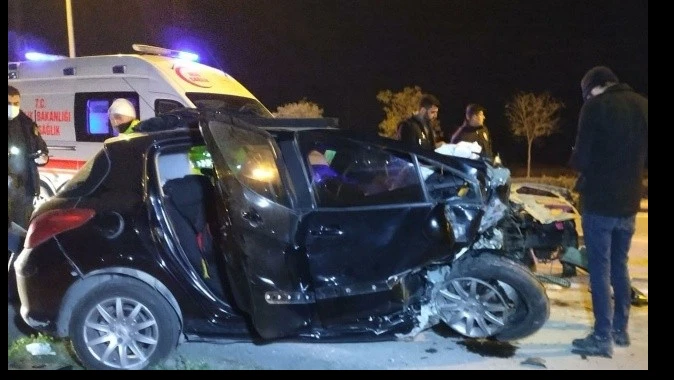 Konya&#039;da katliam gibi kaza! Hız kadranı 230&#039;da takılı kaldı