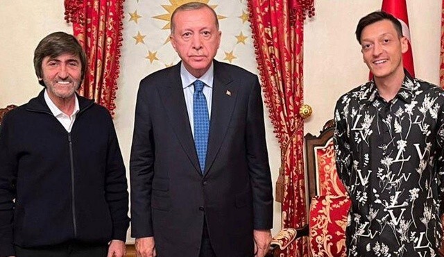 Mesut Özil ve Rıdvan Dilmen&#039;den Cumhurbaşkanı Erdoğan&#039;a ziyaret