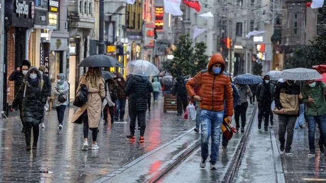 Meteoroloji&#039;den İstanbul&#039;a &#039;sarı kod&#039;lu uyarı: Birçok ilde yağış başladı (23 Kasım 2021 hava durumu)