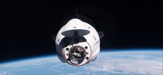 SpaceX&#039;in 4 astronotu taşıyan uzay aracı dünyaya döndü