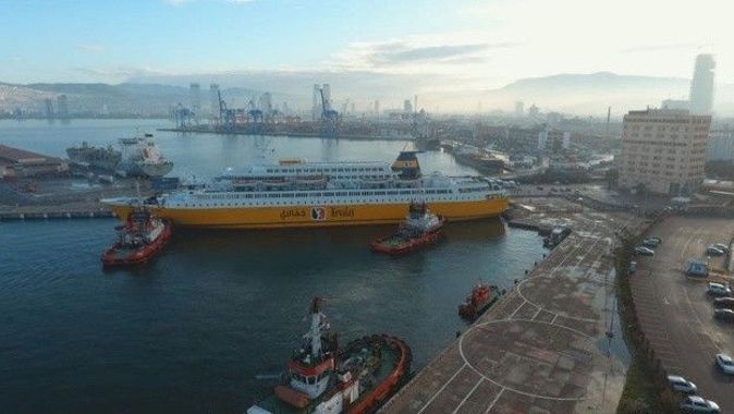 25 yıl aradan sonra Libya’dan gelen ilk yolcu gemisi İzmir’e ulaştı
