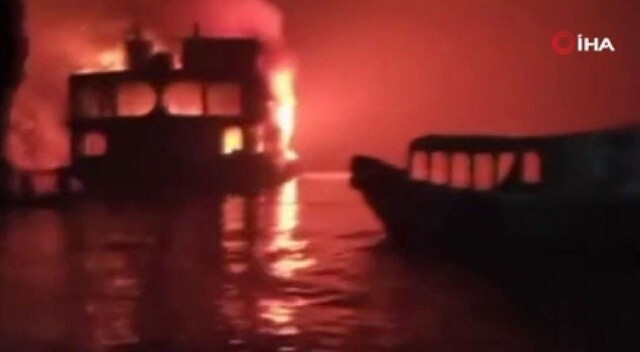 Bangladeş&#039;te feribot yangını: Çok sayıda ölü var
