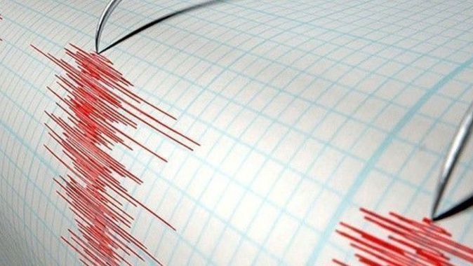 Endonezya&#039;da 7,3 büyüklüğünde deprem