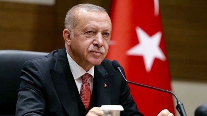 Erdoğan&#039;dan öğretmenlere müjde üstüne müjde: Sözleşmeli ile kadrolu ayrımı kalkıyor