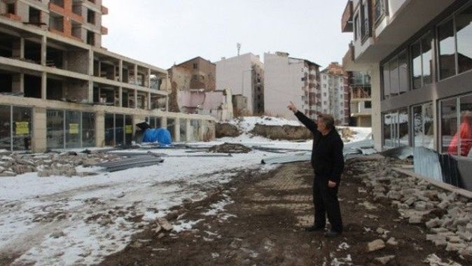 Erzurum’da şiddetli fırtına hayatı olumsuz etkiledi