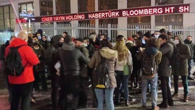 Rezalete tepki yağmaya devam ediyor: Habertürk önünde Sarıkaya protestosu
