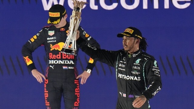 Suudi Arabistan GP&#039;de kazanan Lewis Hamilton oldu