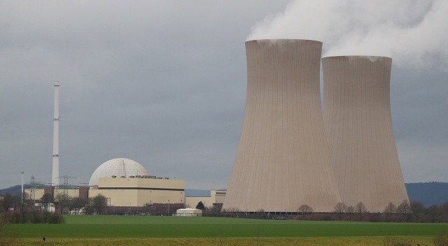 Almanya 3 nükleer santralinin daha fişini çekti