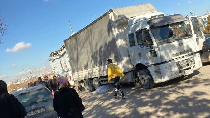 Ankara&#039;da feci kaza! Kamyon kadını ezdi