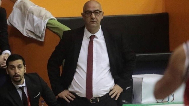 Başantrenör Cengiz Karadağ maçta kalp krizi geçirdi