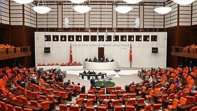 Beklenen düzenleme Meclis’ten geçti: Türk Lirasına geçişe  vergi istisnası