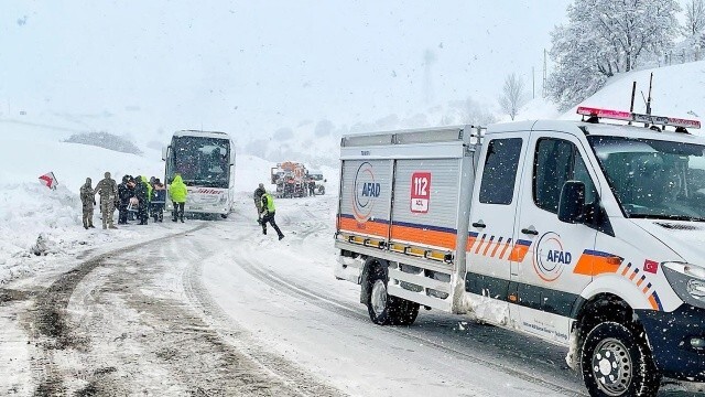 Elazığ&#039;da 479 kişi karda mahsur kaldı